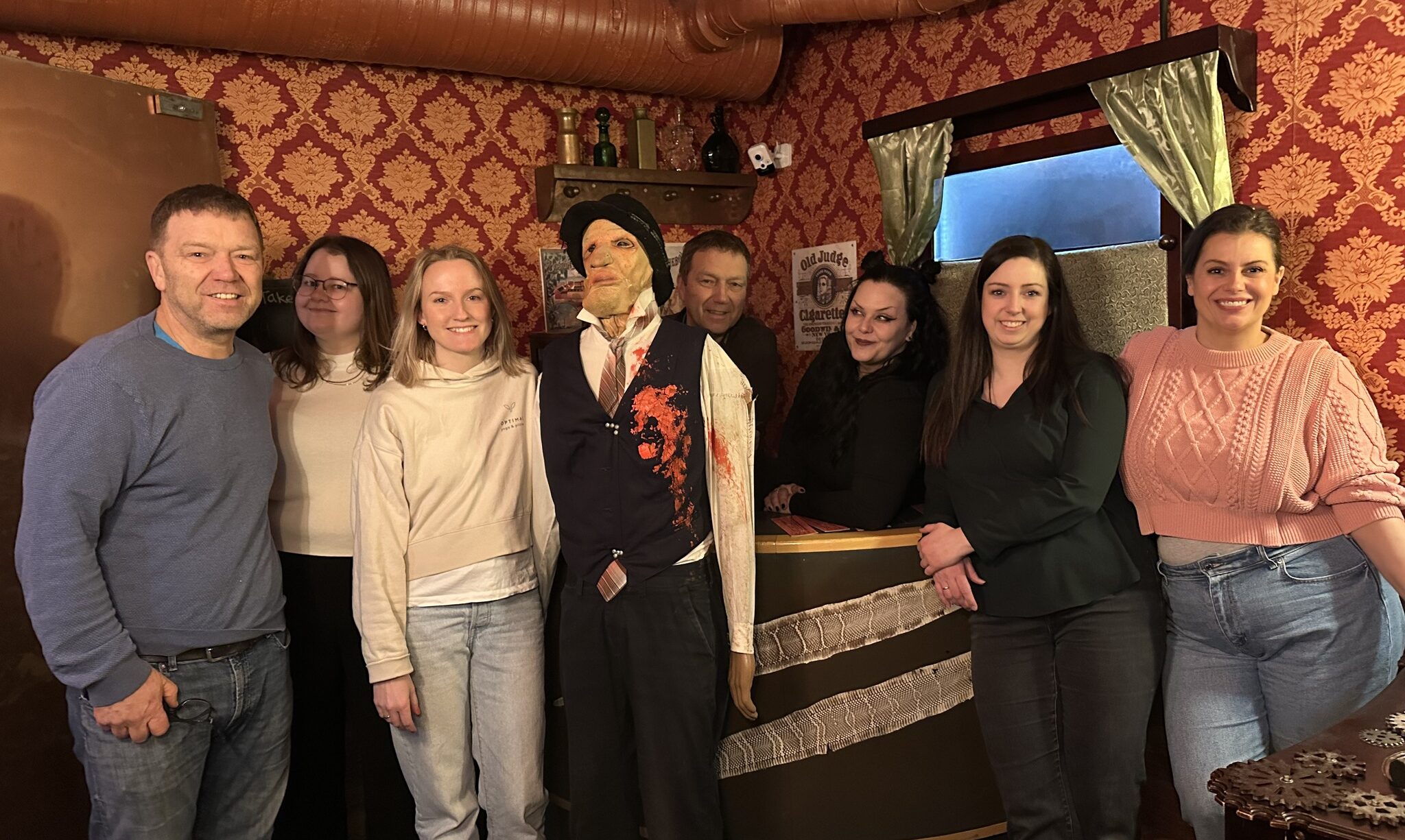 De ansatte i Fantastiske Osberget på Escape Room i Oslo.