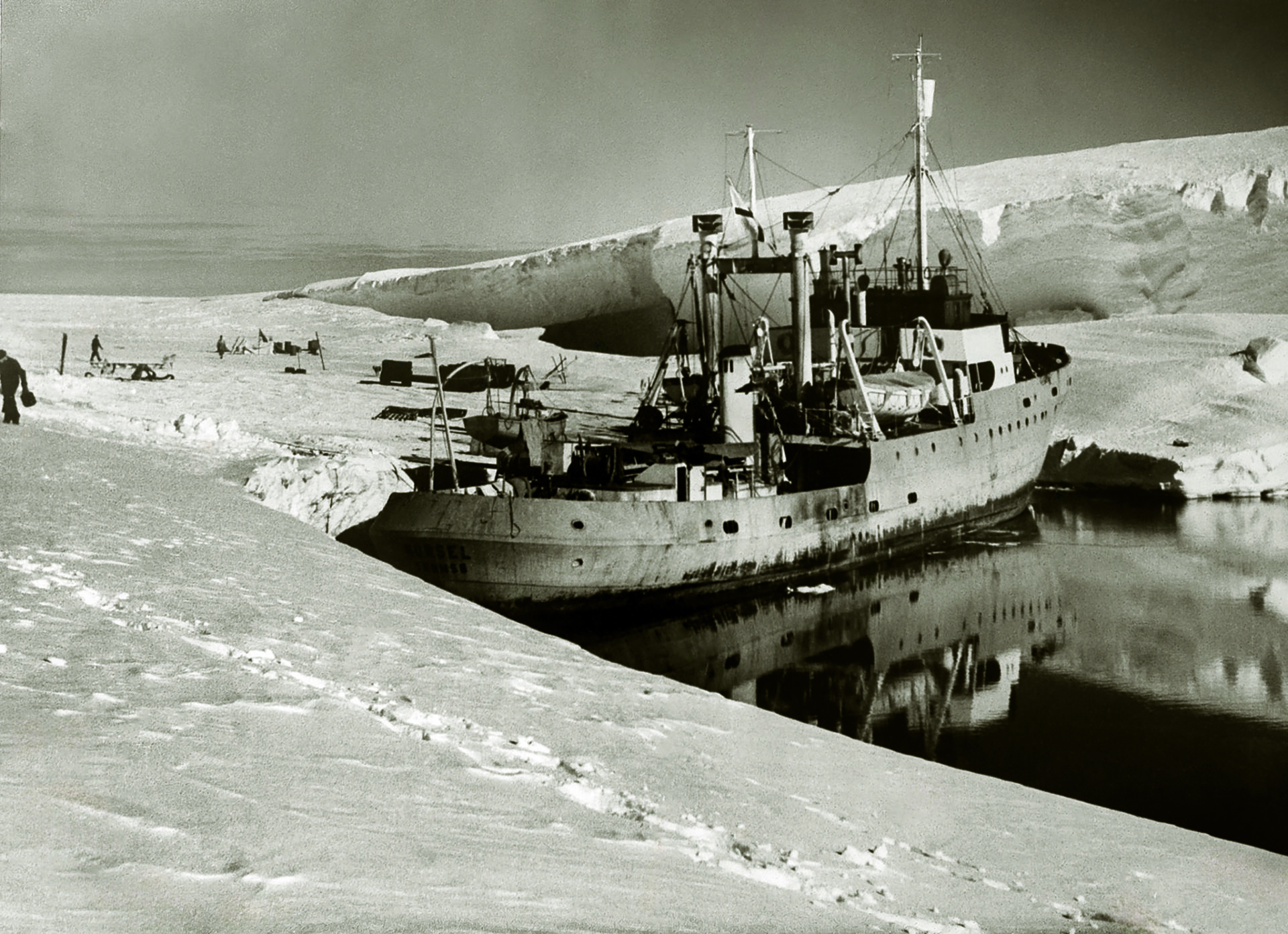 Historisk bilde av spekking på Sunnmøre på 1920-tallet