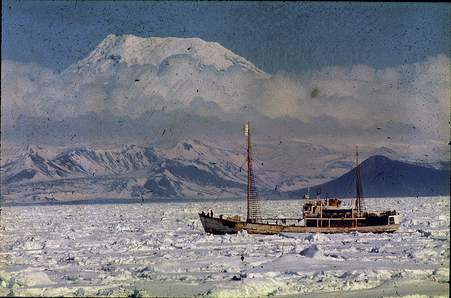 Skuta «Norsel» i Norselbukta i Antarktis